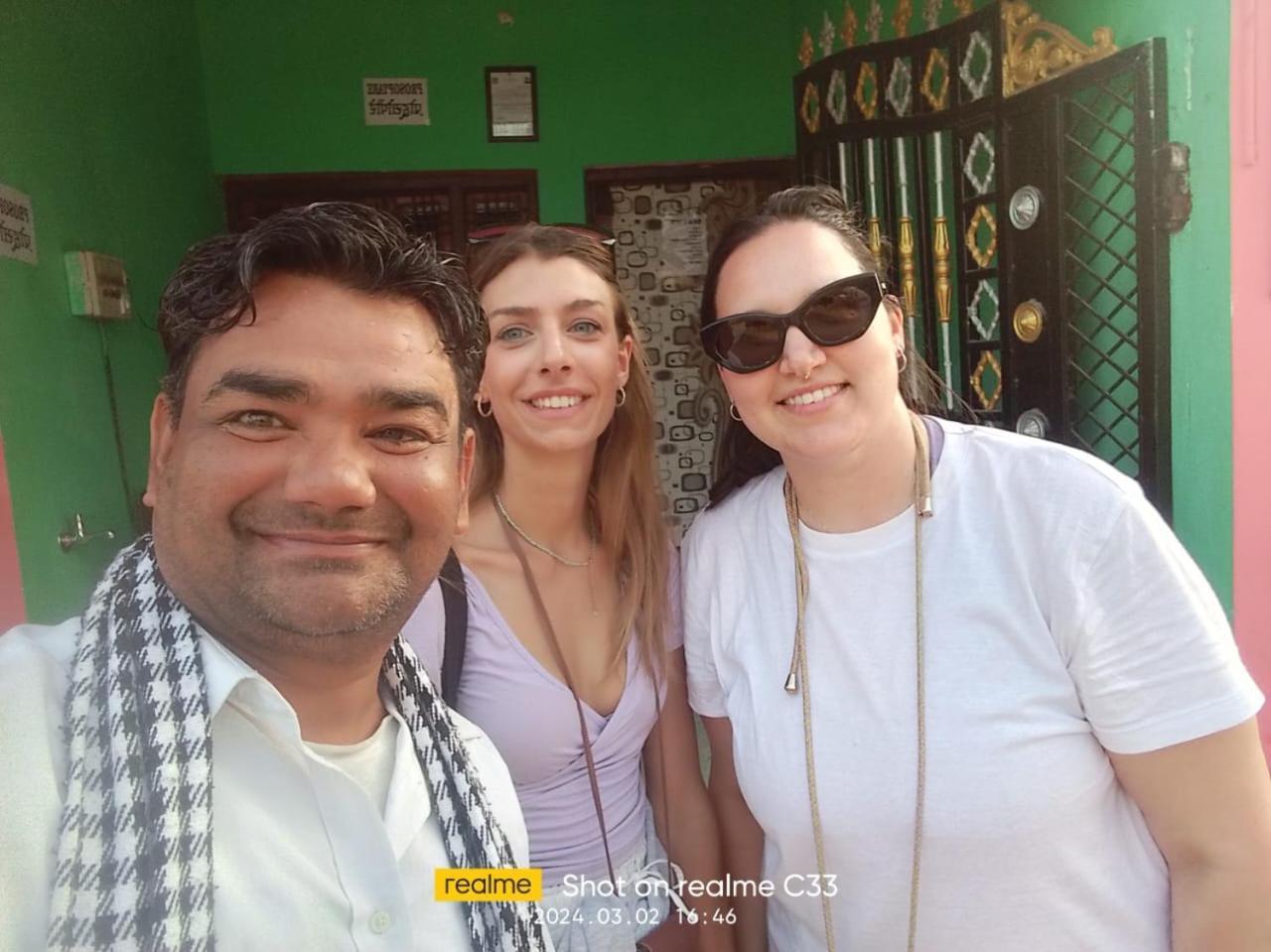 Indiana Home Stay Khajurāho Екстериор снимка